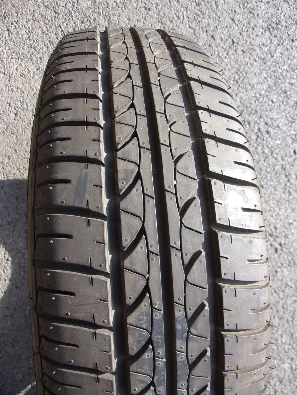 165/65/15 81T BRIDGESTONE B250, letní