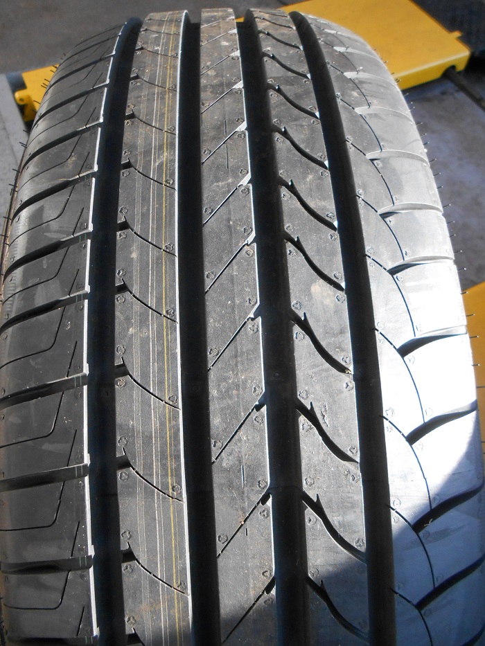 235/60/17 102V GOODYEAR EfficientGrip, letní