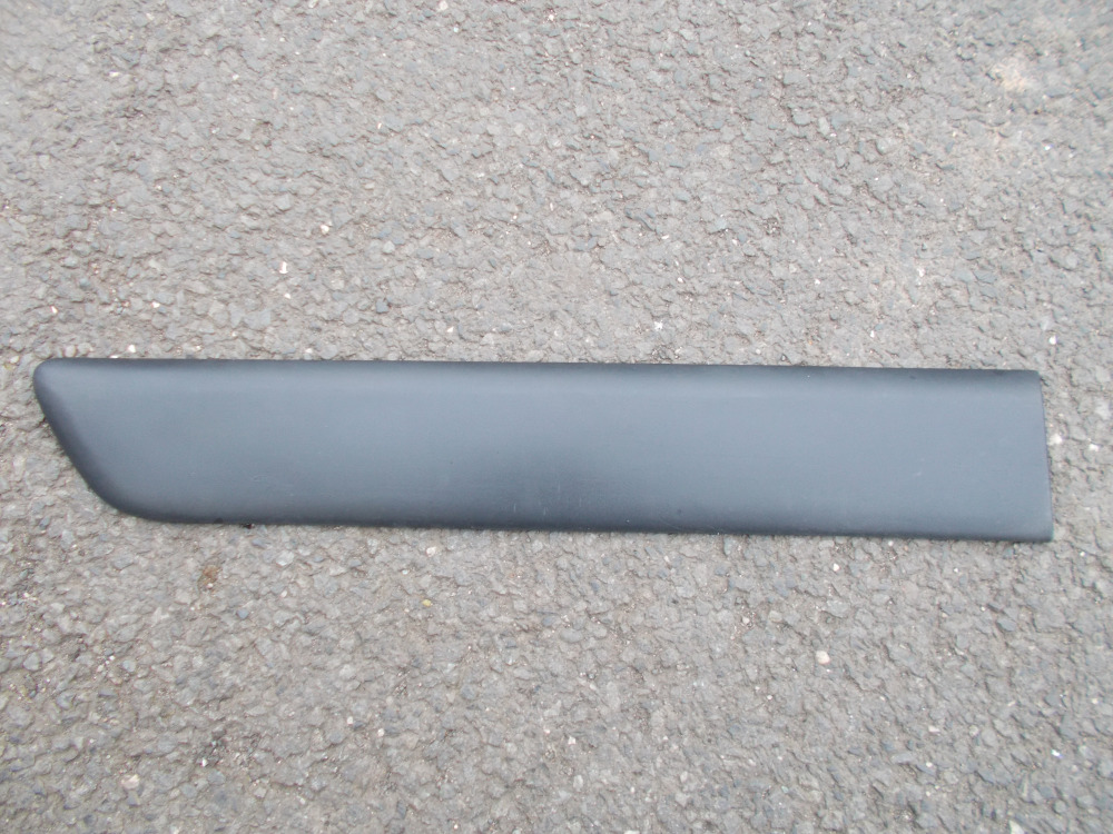 8200077557 Lišta pravého boku Renault Kangoo I 2003-2007